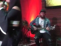 Perlla cantora muito gostosa