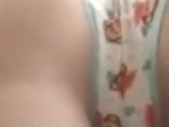 Safadinha se exibindo para camera com calcinha de dormir