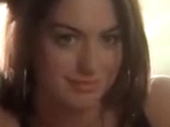 Anne Hatahaway masturbating