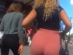 Sexy peach ass
