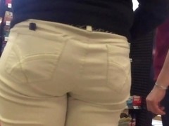 Nice white booty in khakis