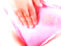 Lilly77777 se masturbe devant un porno BDSM