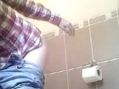 nice guest friend shower spycam2