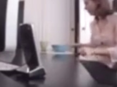 Der kollegin heimlich ins essen gewichst!