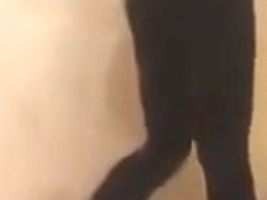 hot girl dancing on periscope in tight leggings