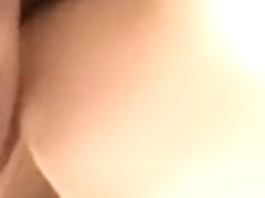 Le llene la conchita de leche