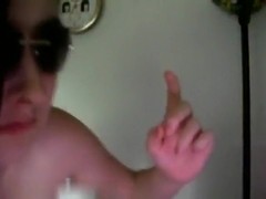 Lusty webcam babe dancing at home