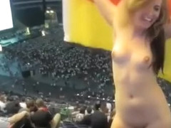 German fangirl shows off her tight body at a concert