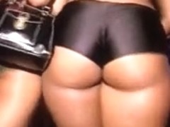 Booty Butt Ass Cheeks Jiggling while walking 01