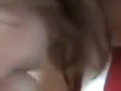 Une espagnole chaude suce un touriste