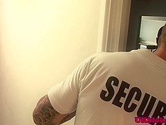 Englishman muscle balls deep in trio