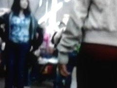 Hermosa Nalgona En Leggins Rojos