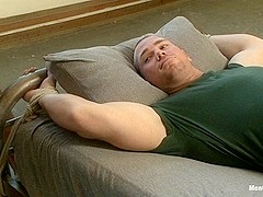 Bodybuilder gets edged by a guy for the first time