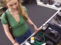 Amateur blonde pawned her pussy and pounded in the pawnshop