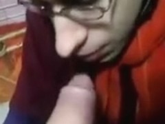 Cute bitchfetish takes it rough