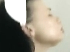 Un malade se r�conforte avec son infirmi�re qui le suce