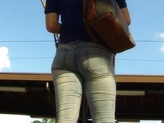 Candid - Nice Ass In Jeans At Train Station