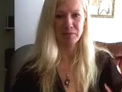 xMilenaHotx sucks dick