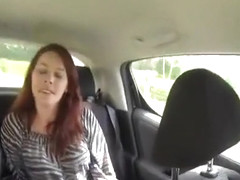 Claire, une grosse vielle perverse responsable d'une maison d'hôte, reçoit chez elle un jeune co.