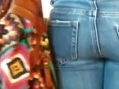 VERY SMALL TEEN ASS IN JEANS HIDDEN CAM