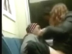 Menina fodendo com mendingo no metro