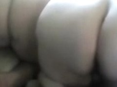 Deux jeunes ob�ses se foutent � poil devant leur cam