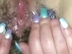 Mia moglie si masturba la fregna pelosa