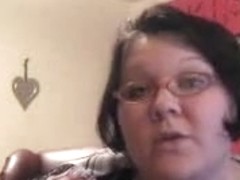Plump bitch prepared a masturbation show for her viewers