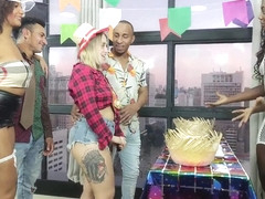 Sophie Stephanie Vem Colocar Lenha Nessa Duas Gostosas (