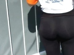 leggings girl at a race