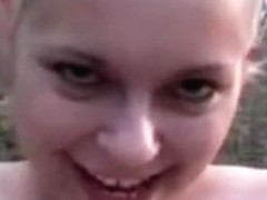 geile golden-haired schlampe im wald