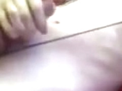 18 YEAR BOTTOM SLUT WANK AND CUMS WHILE NIPPEL PLAY