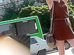 Girl's outfit lets to film a great upskirt clip