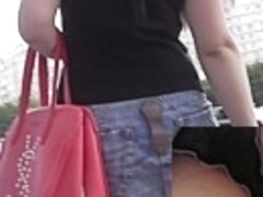 Fresh public transport upskirt episode