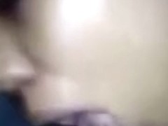 A Sol le gusta la galletita con leche