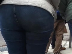 Big Booty Pocketless Jeans Ass