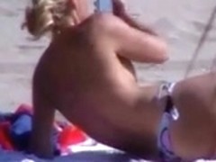 jolie femme sur la plage