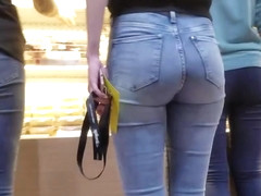 Hot girl's ass in tight jeans