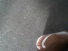 Debaixo da saia Neguinha e Branquinha