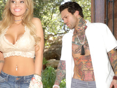 Kayla Kayden & Small Hands in Whore-O-Scoping - BrazzersNetwork
