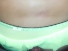 bandante vetue en dessous coquins