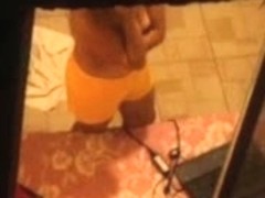 la vecina de abajo..