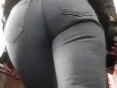 Pretty girl with hot round ass