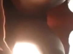 apoyada y encoxada muy caliente