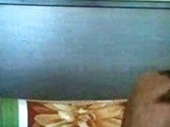 come se la gode la zoccola....