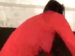 Wetcumalice shows her hairy pussy