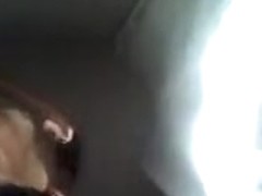 espiada por arriba de la regadera