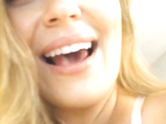 Huge Tits Blonde in an Intense Masturbation Show