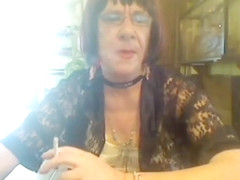 La lope avec son collier de putain en cam live