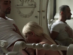 Sexy young babe experiments with getting her hot twat stuffed